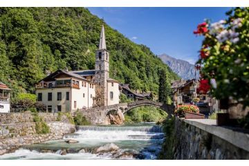 Chiesa parrocchiale e ponte storico