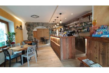Interno del bar Elysir